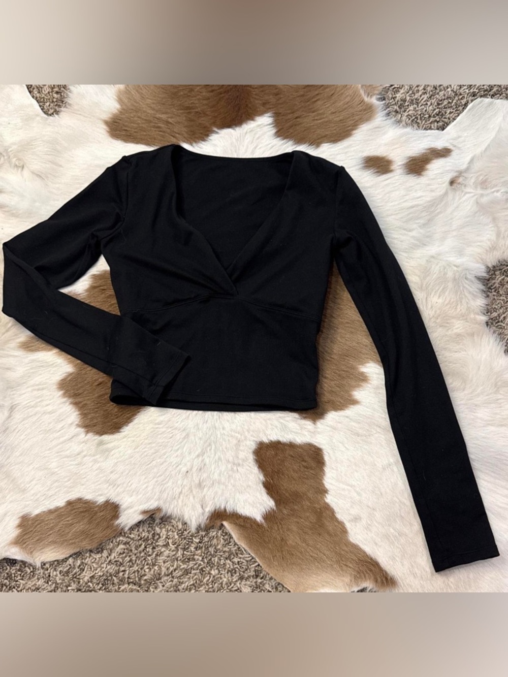 Black Long-Sleeve V-Neck Wrap Crop Top - Women's